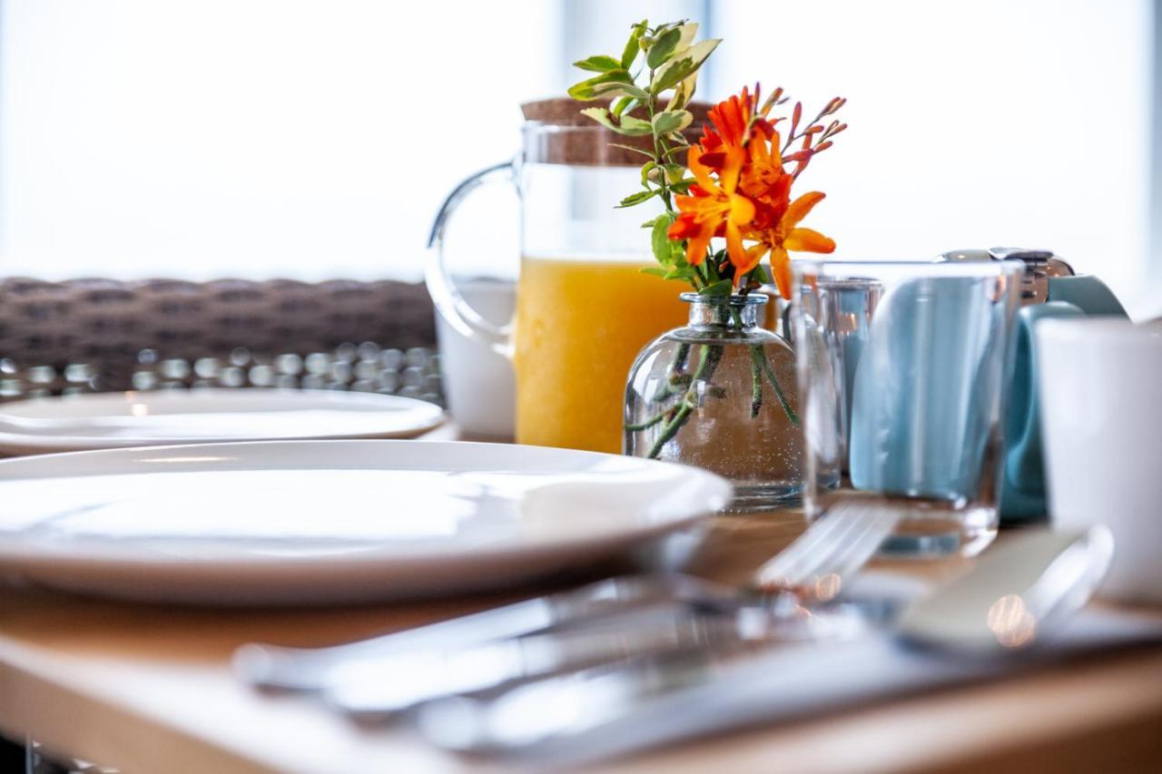 Ecton House Bed and Breakfast Newport  Buitenkant foto