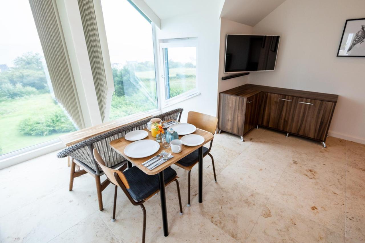 Ecton House Bed and Breakfast Newport  Buitenkant foto