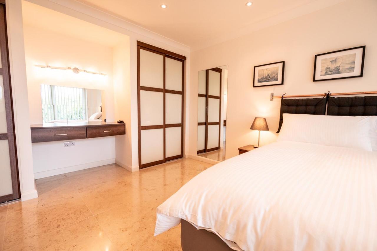 Ecton House Bed and Breakfast Newport  Buitenkant foto