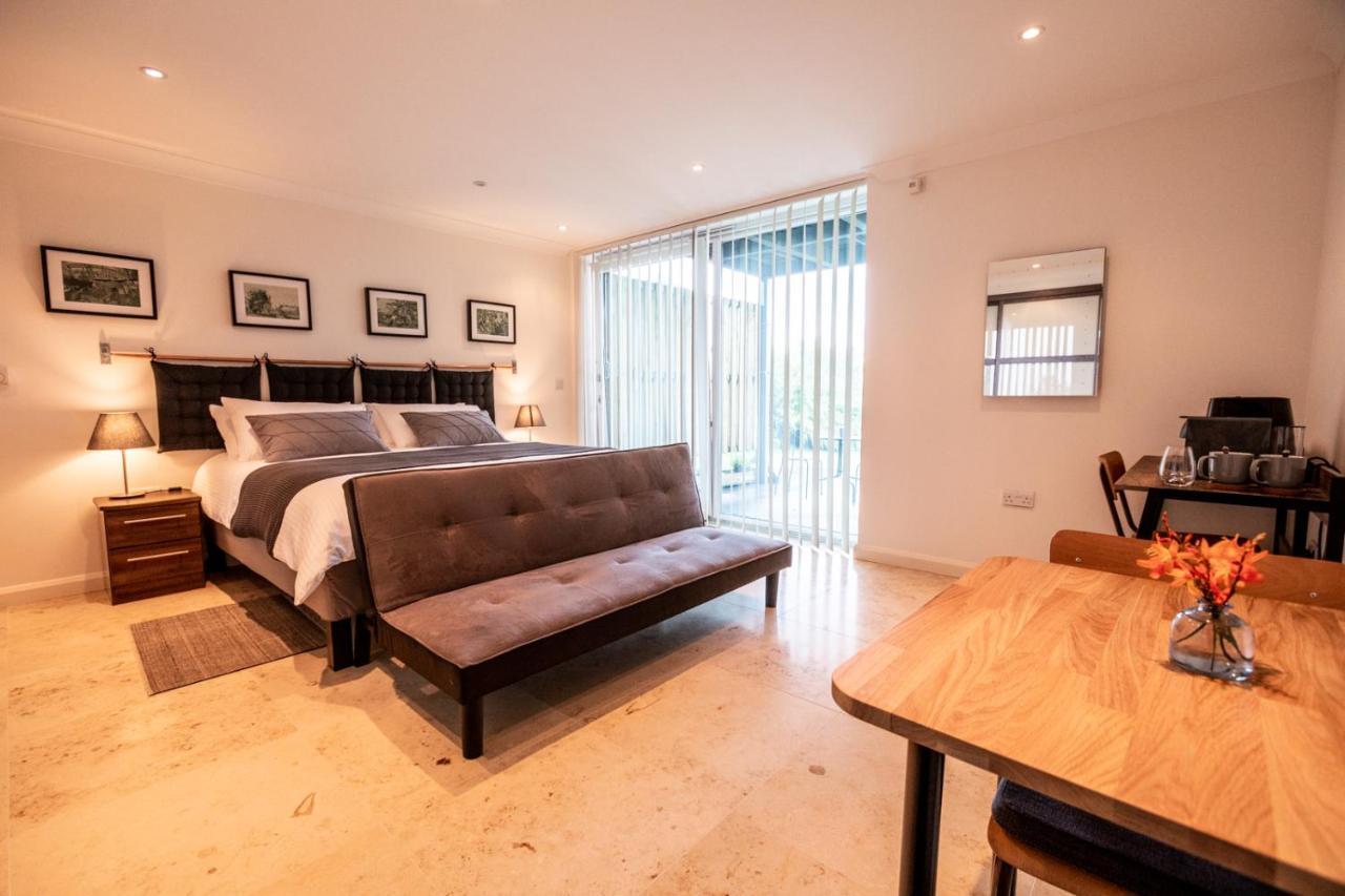 Ecton House Bed and Breakfast Newport  Buitenkant foto