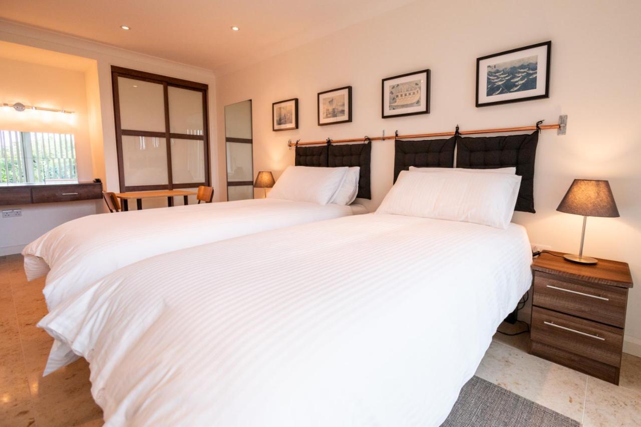 Ecton House Bed and Breakfast Newport  Buitenkant foto