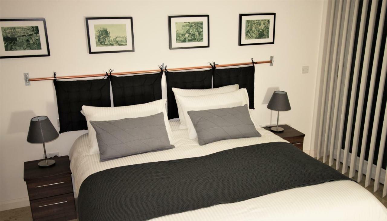 Ecton House Bed and Breakfast Newport  Buitenkant foto